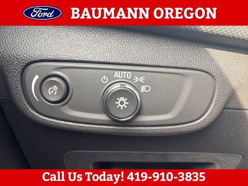 Used 2025 Chevrolet TrailBlazer LT AWD/4WD image 19