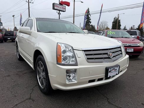 Used 2004 Cadillac SRX V8 w/ Preferred Equipment Group image 4
