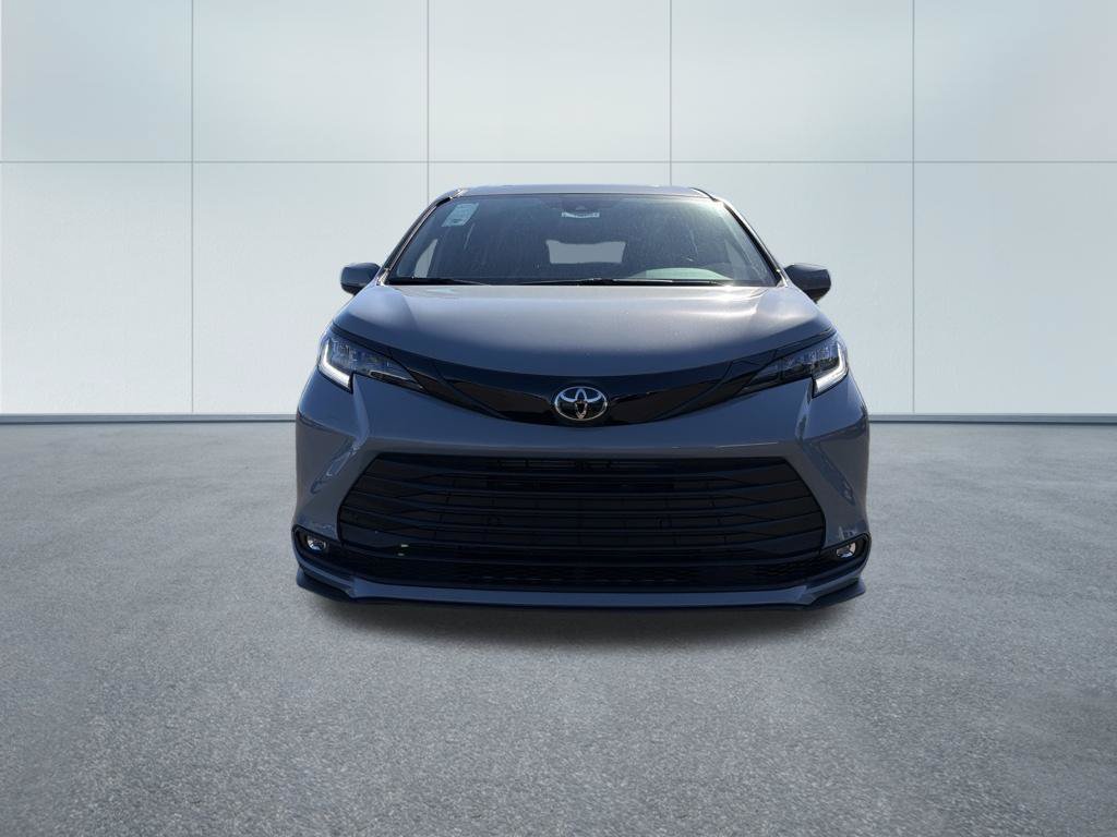 New 2026 Toyota Sienna XLE Woodland Edition AWD/4WD image 3