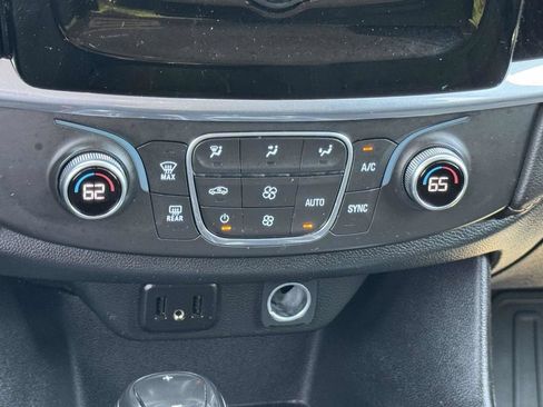 Used 2019 Chevrolet Traverse LT w/ LPO, Cargo Package FWD image 6