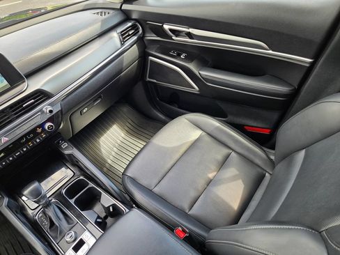 Used 2022 Kia Telluride S FWD image 14