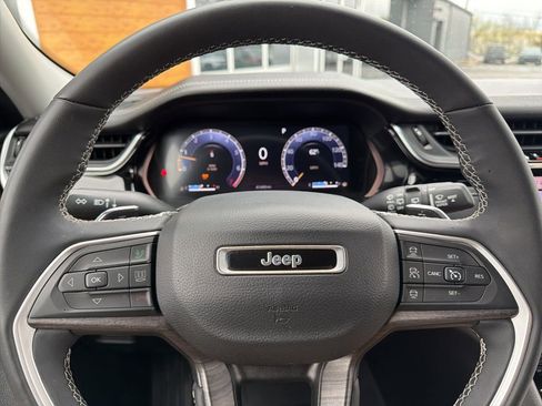 Used 2023 Jeep Grand Cherokee L Limited w/ Luxury Tech Group II image 63