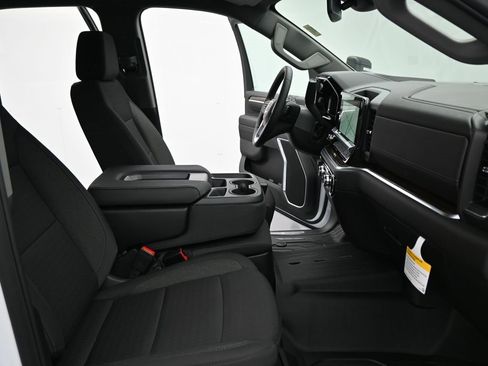 New 2026 GMC Sierra 3500 SLE image 28