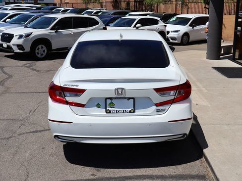 Used 2018 Honda Accord Touring image 10