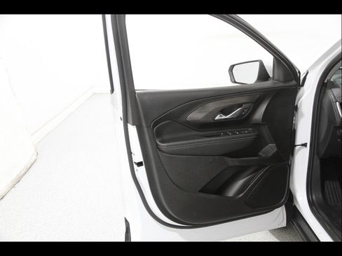 Certified 2024 GMC Terrain SLE FWD image 4