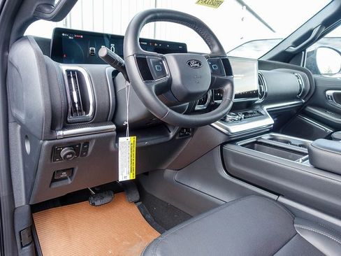 New 2026 Ford Expedition Max Platinum image 2