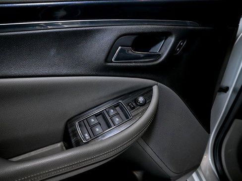 Used 2019 Chevrolet Impala LT FWD image 16
