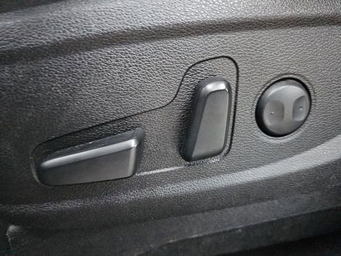 Used 2022 Kia Telluride EX w/ EX Premium Package image 17