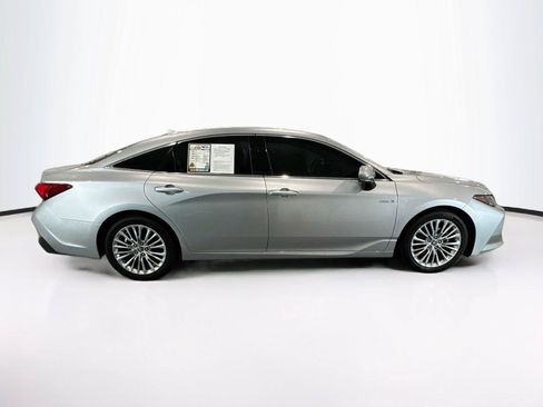 Used 2019 Toyota Avalon Limited w/ Advanced Safety Package FWD image 6