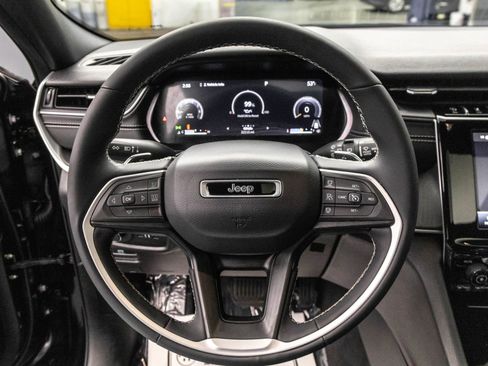 Used 2023 Jeep Grand Cherokee L Laredo AWD/4WD image 25