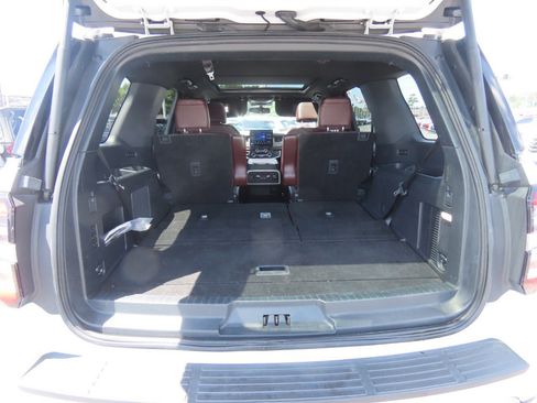 Used 2024 Ford Expedition Limited AWD/4WD image 13