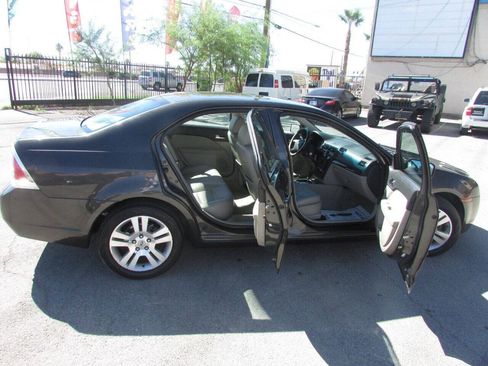 Used 2006 Ford Fusion SEL FWD image 32