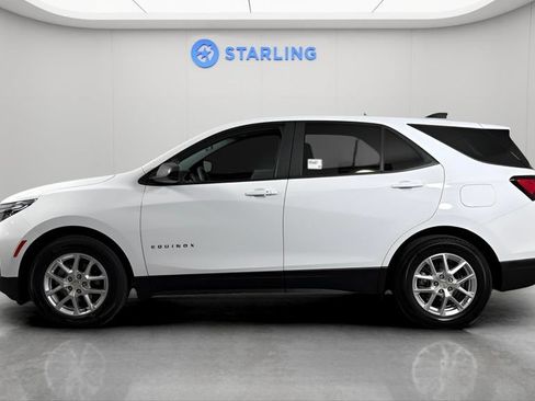 Certified 2024 Chevrolet Equinox LS w/ LS Convenience Package FWD image 3