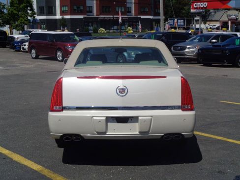 Used 2011 Cadillac DTS Luxury FWD image 13