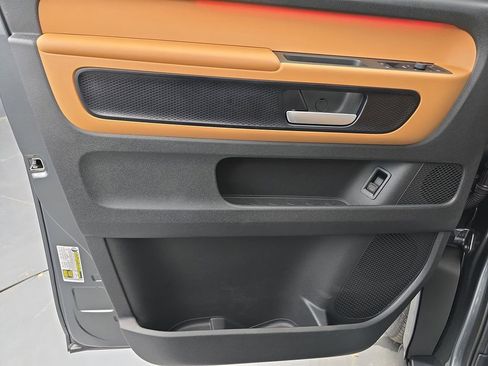 Used 2025 Volkswagen ID. Buzz Pro S Plus image 23