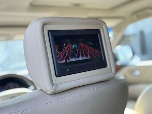 Used 2017 INFINITI QX80 Base w/ Deluxe Technology Package image 18