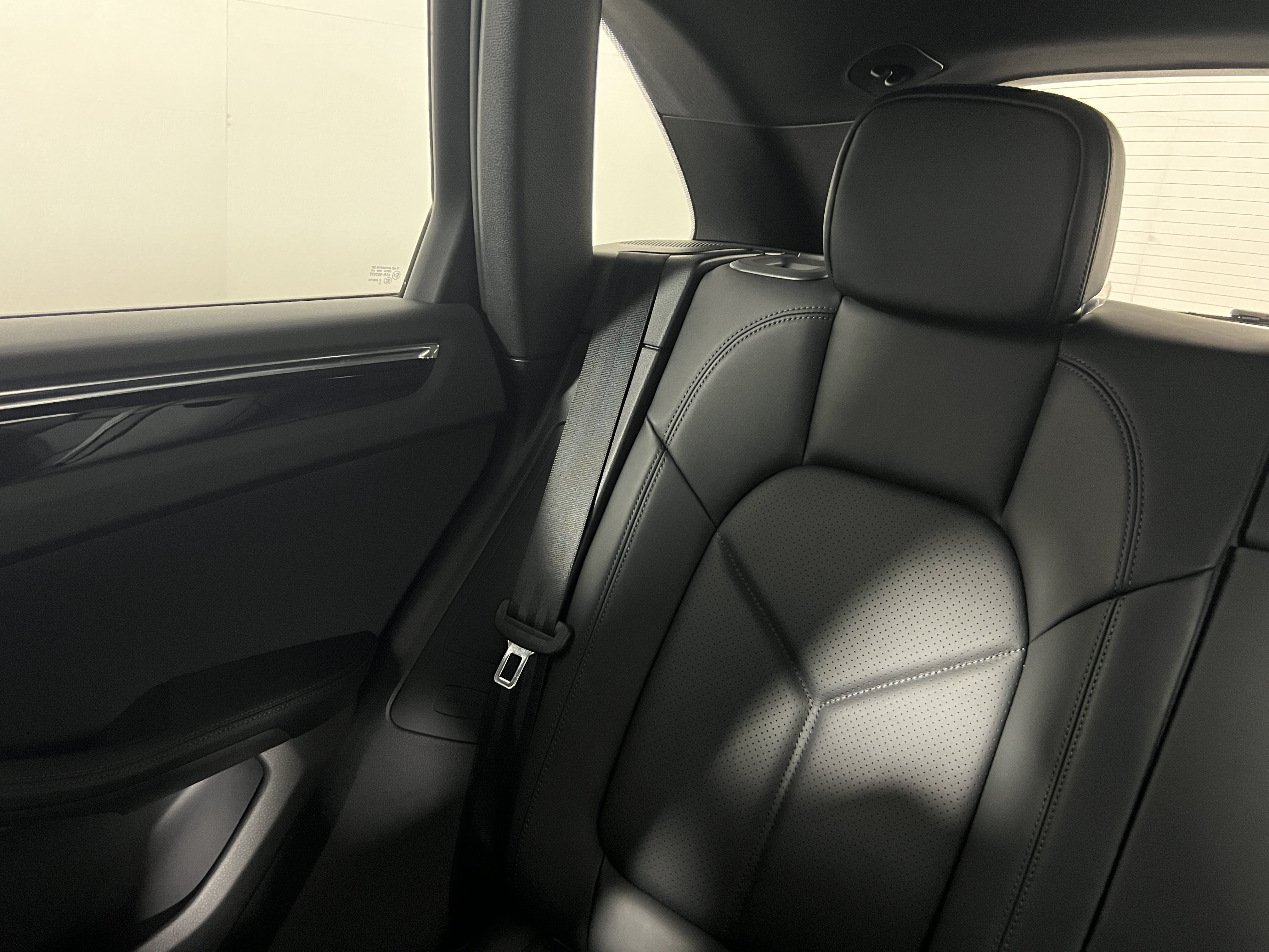 Certified 2026 Porsche Macan AWD/4WD image 15