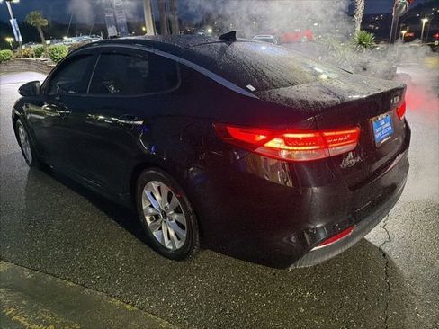 Used 2018 Kia Optima EX w/ Premium Package image 8