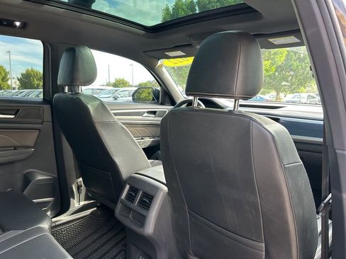 Used 2022 Volkswagen Atlas Cross Sport SEL R-Line image 41