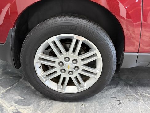 Used 2014 Chevrolet Traverse LT image 7