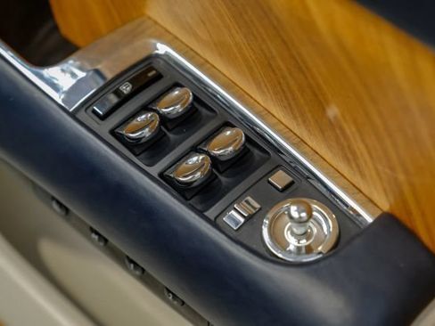Used 2017 Rolls-Royce Wraith RWD image 66