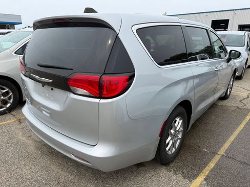 Used 2024 Chrysler Voyager LX FWD image 2