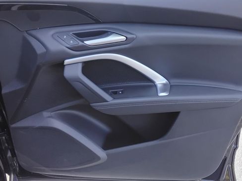 Used 2025 Audi Q5 Premium w/ Convenience Package image 26