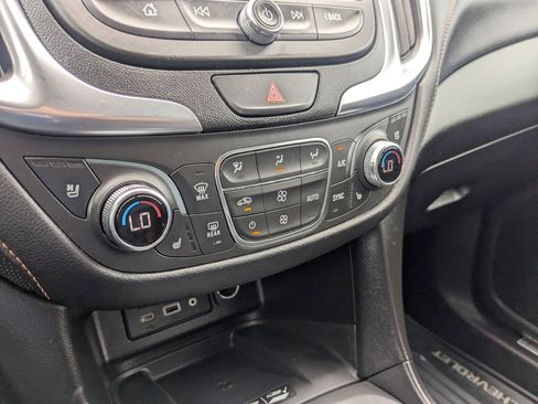 Used 2021 Chevrolet Equinox Premier FWD image 19