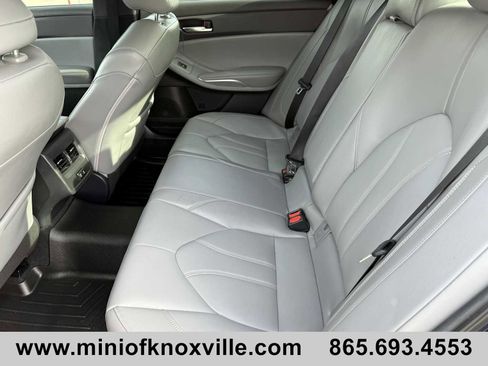 Used 2022 Toyota Avalon XLE image 31