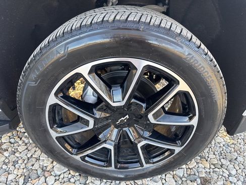 Used 2025 Chevrolet Tahoe RST w/ Comfort Package image 41