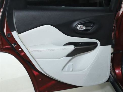 Certified 2020 Jeep Cherokee Latitude Lux w/ Quick Order Package 26H Lux image 13