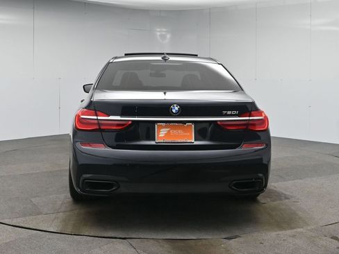 Used 2019 BMW 750i image 4