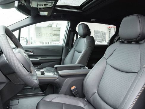 New 2026 Toyota Sienna XLE Woodland Edition AWD/4WD image 9