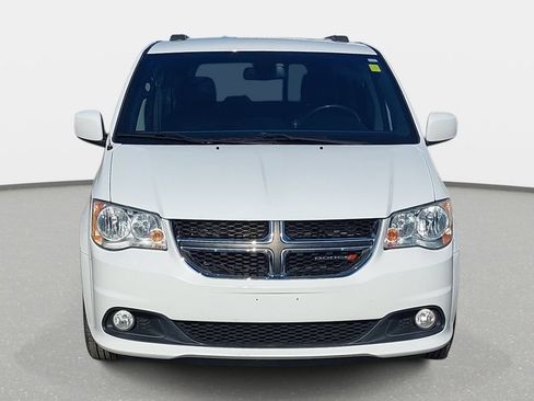 Used 2019 Dodge Grand Caravan SXT FWD image 2