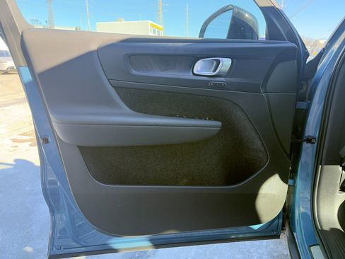 Certified 2023 Volvo XC40 Recharge Plus image 17