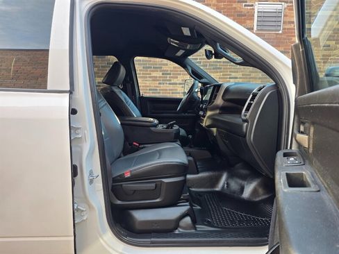Used 2022 RAM 3500 Tradesman w/ Chrome Appearance Group AWD/4WD image 26