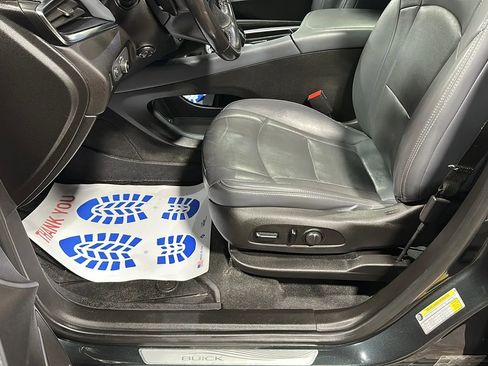 Used 2018 Buick Enclave Premium w/ Experience Buick Package AWD/4WD image 9