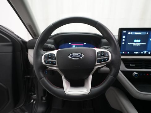 Used 2025 Ford Explorer Active w/ Active Comfort Package AWD/4WD image 4