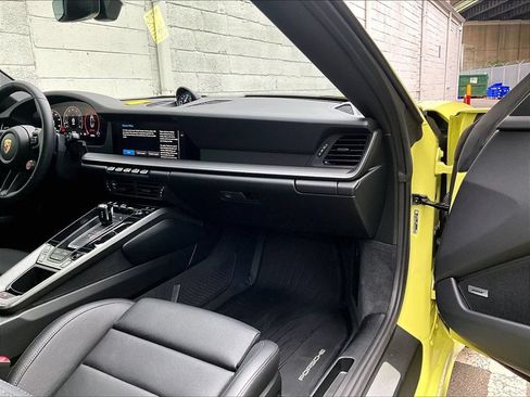 Certified 2025 Porsche 911 Carrera RWD image 18