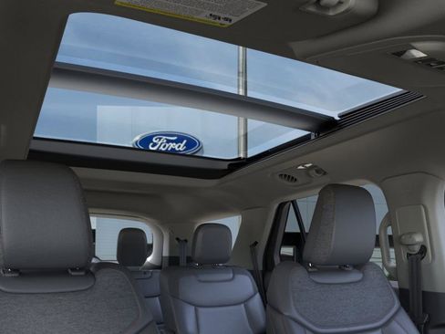New 2025 Ford Explorer Active w/ Active Comfort Package image 22