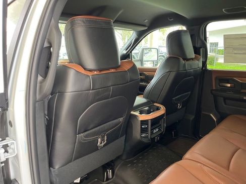 New 2023 RAM 3500 Limited image 33