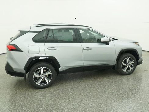 New 2025 Toyota RAV4 SE image 23