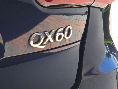 Used 2020 INFINITI QX60 Luxe w/ Essential Package FWD image 9