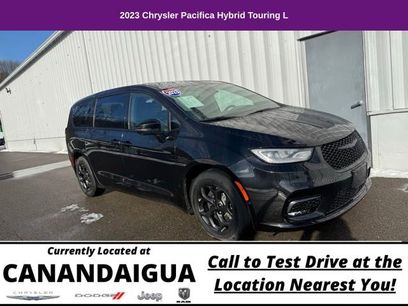Used 2023 Chrysler Pacifica Touring-L w/ S Appearance Package
