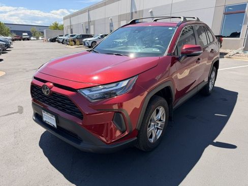 Used 2023 Toyota RAV4 XLE AWD/4WD image 3