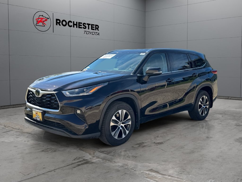Certified 2021 Toyota Highlander XLE AWD/4WD image 7