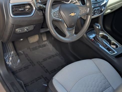 Used 2019 Chevrolet Equinox LT image 10
