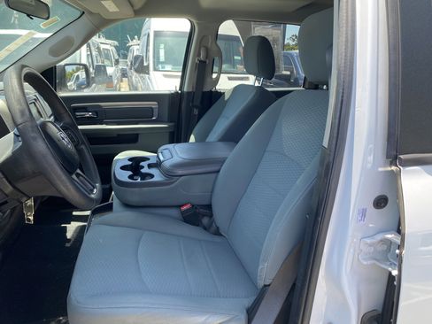 Used 2019 RAM 1500 Classic SLT RWD image 10