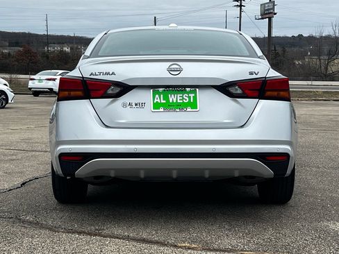 Used 2024 Nissan Altima 2.5 SV image 6