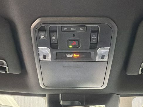 Used 2025 Toyota Tundra Limited image 33